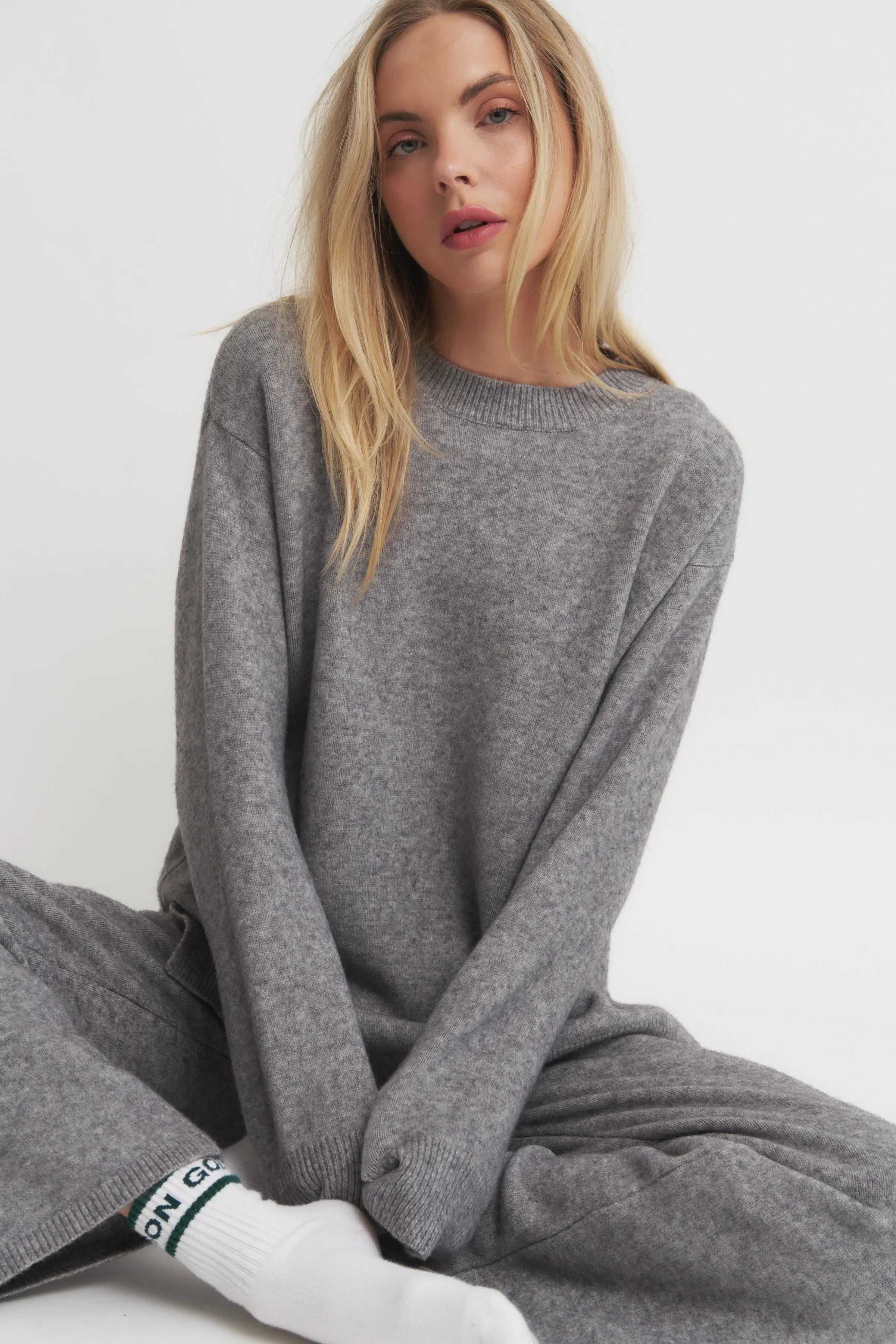 The Andrea Women's Tailored Sleeveless Button-Down Top – Chic Suiting