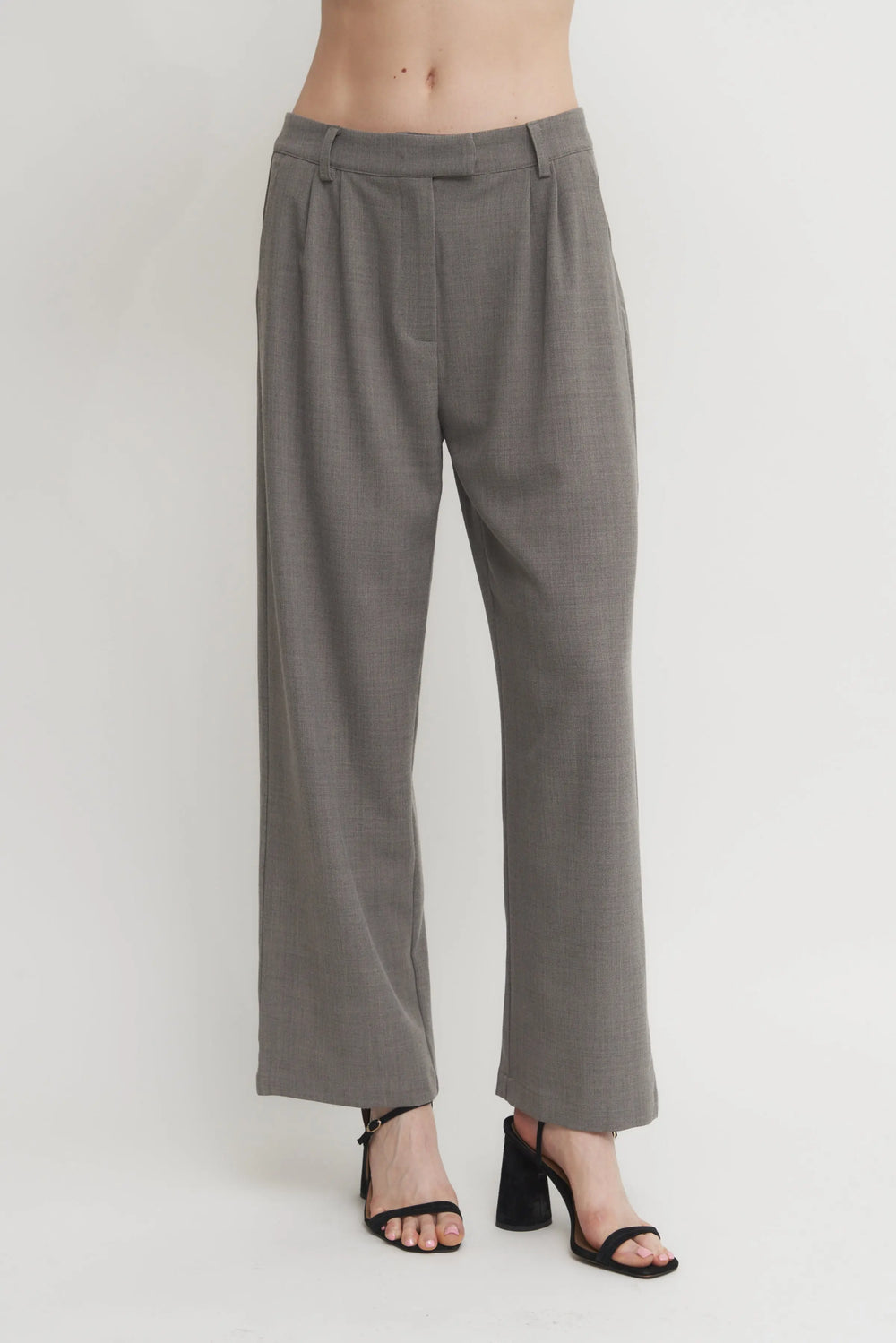 The Andrea Women’s Grey Wide-Leg Tailored Trousers – High-Waist Suit Pants for Set or Solo Styling Verdot