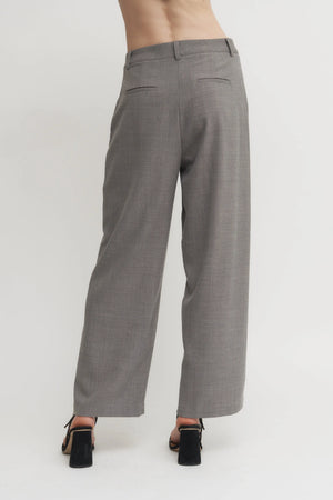 The Andrea Women’s Grey Wide-Leg Tailored Trousers – High-Waist Suit Pants for Set or Solo Styling Verdot