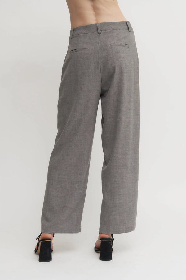 The Andrea Women’s Grey Wide-Leg Tailored Trousers – High-Waist Suit Pants for Set or Solo Styling Verdot