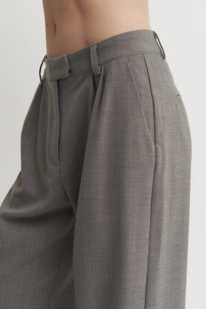 The Andrea Women’s Grey Wide-Leg Tailored Trousers – High-Waist Suit Pants for Set or Solo Styling Verdot