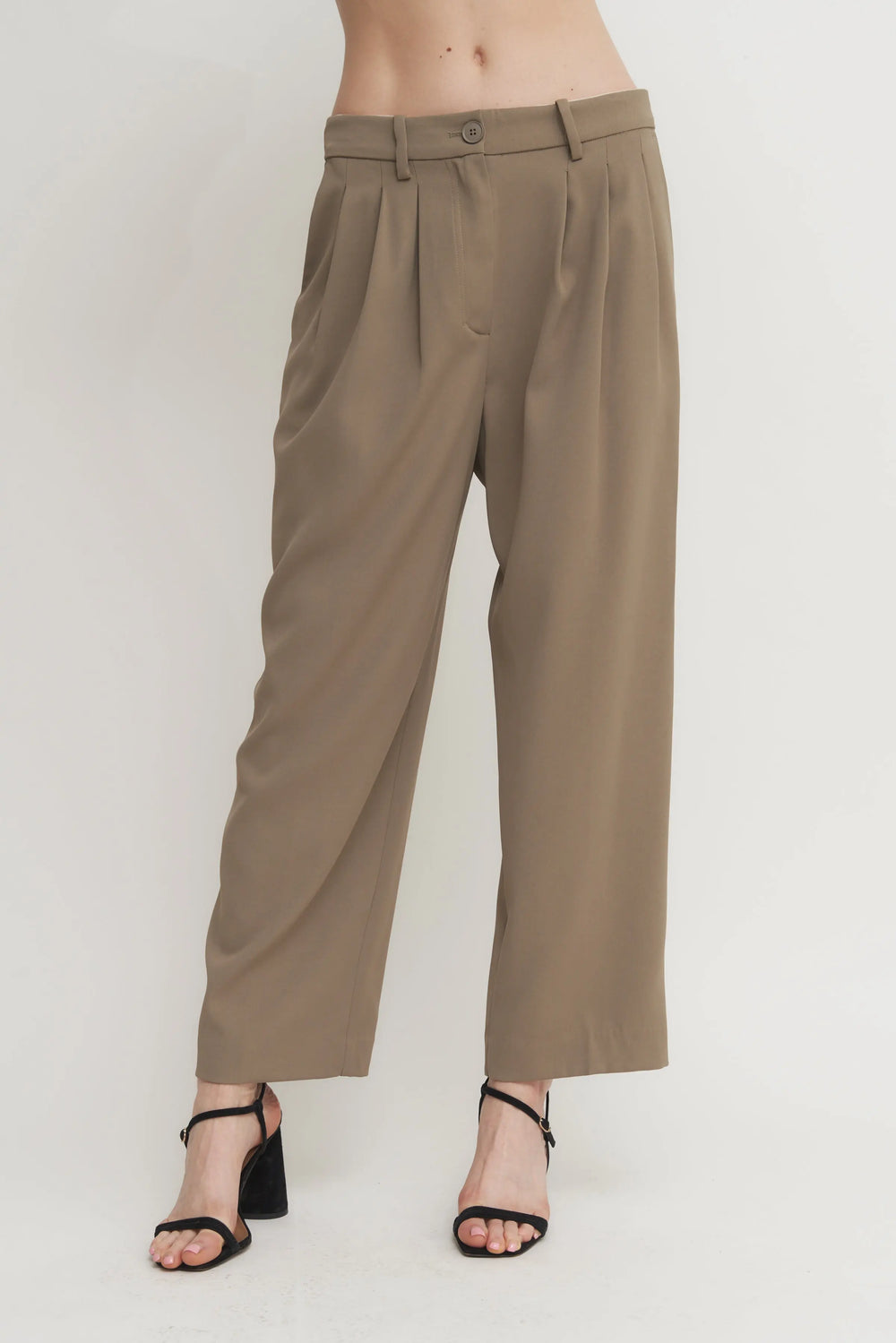 Women’s High-Waisted Pleated Trousers – Relaxed Tailored Pants in Taupe or Black Verdot